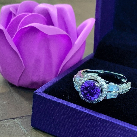 Sparkling Tanzanite Vintage Ring - Picture 8 of 13